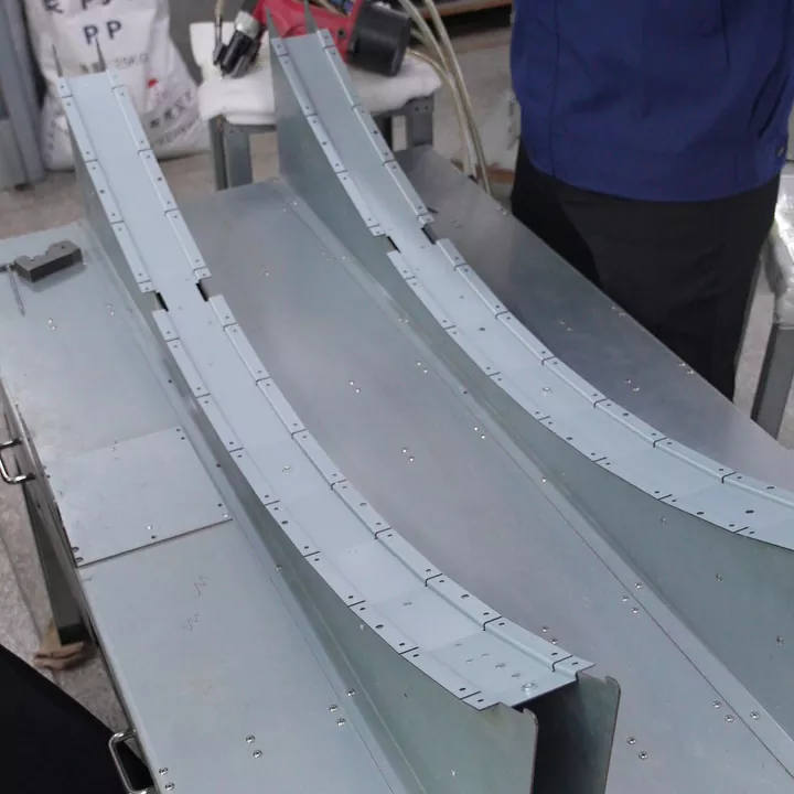 液晶モニター板金加工