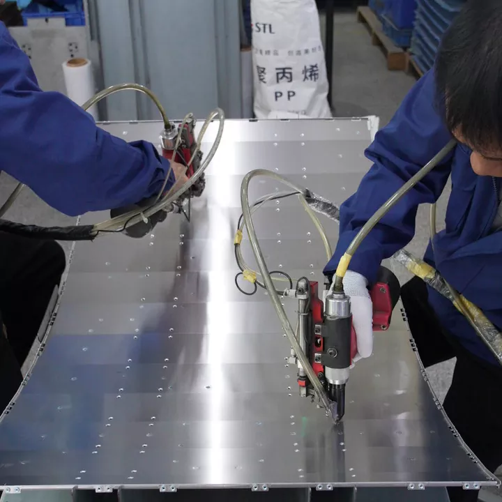 LCD スクリーン板金